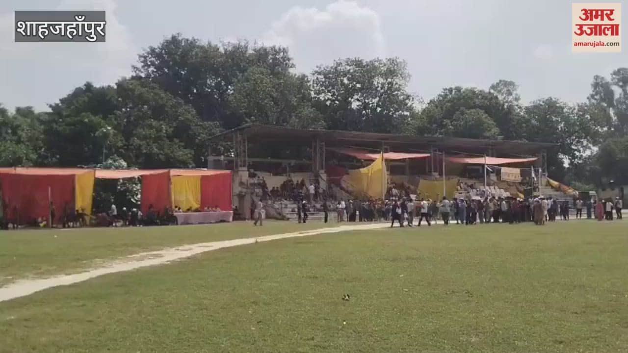 Students showed their strength in district level sports in Shahjahanpur