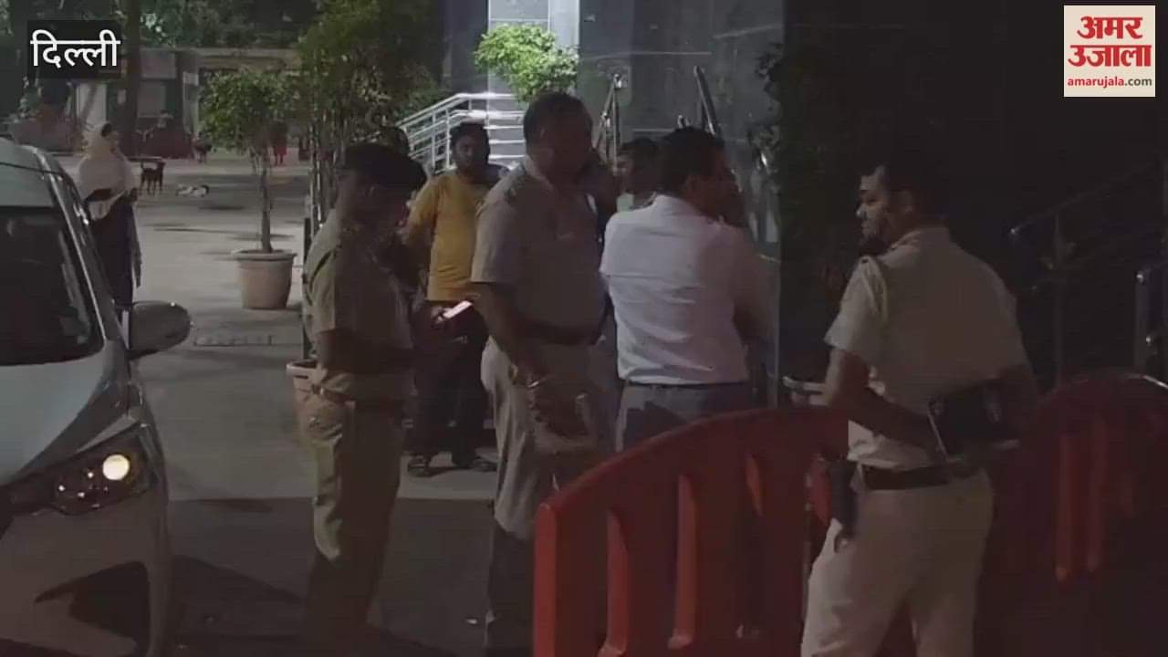 Fierce knife fight broke out between two groups in Raj Park area over removal of scooter from in front of house