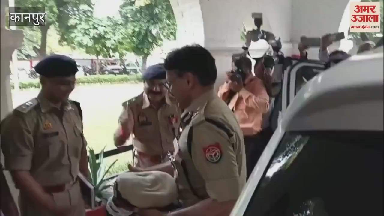 Kanpur: After assuming charge, the new CP said that controlling crime will be the priority