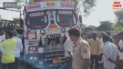 Video: Overloaded truck stuck at crossing near Dhaura station, Jhansi-Bhopal route blocked