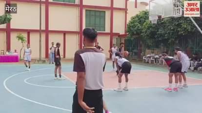 Meerut: A match was played between Meerut and Agra divisions in the senior women's basketball competition at Kailash Prakash Stadium