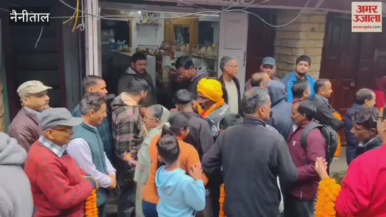The grand procession was the attraction on Valmiki Prakat Diwas in nainital