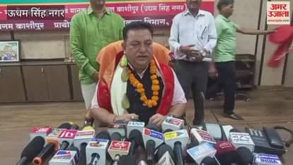 Councillors and members of various organizations honored Mayor Deepak Bali in kashipur