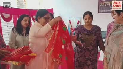 Karwa Chauth gathering in Purmandal: Women performed kirtan and aarti of Goddess Devika