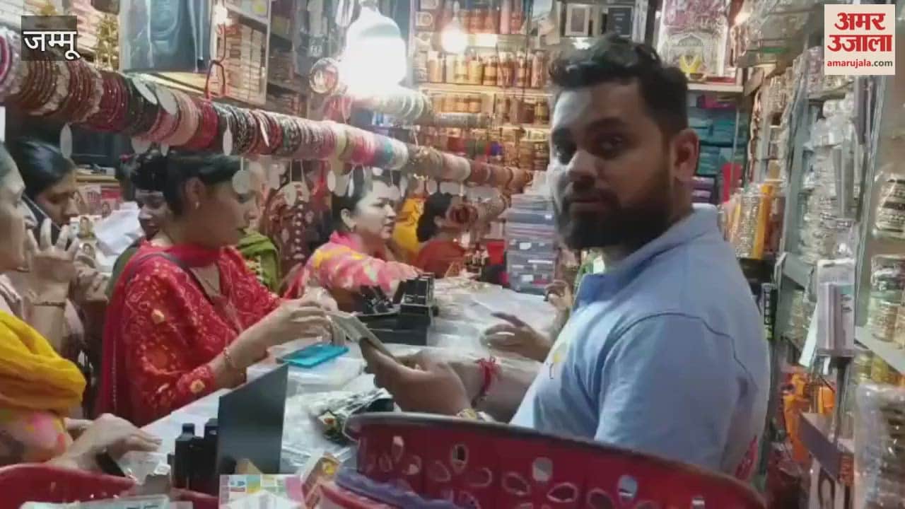 Karwa Chauth celebrations in Vijaypur, women busy shopping