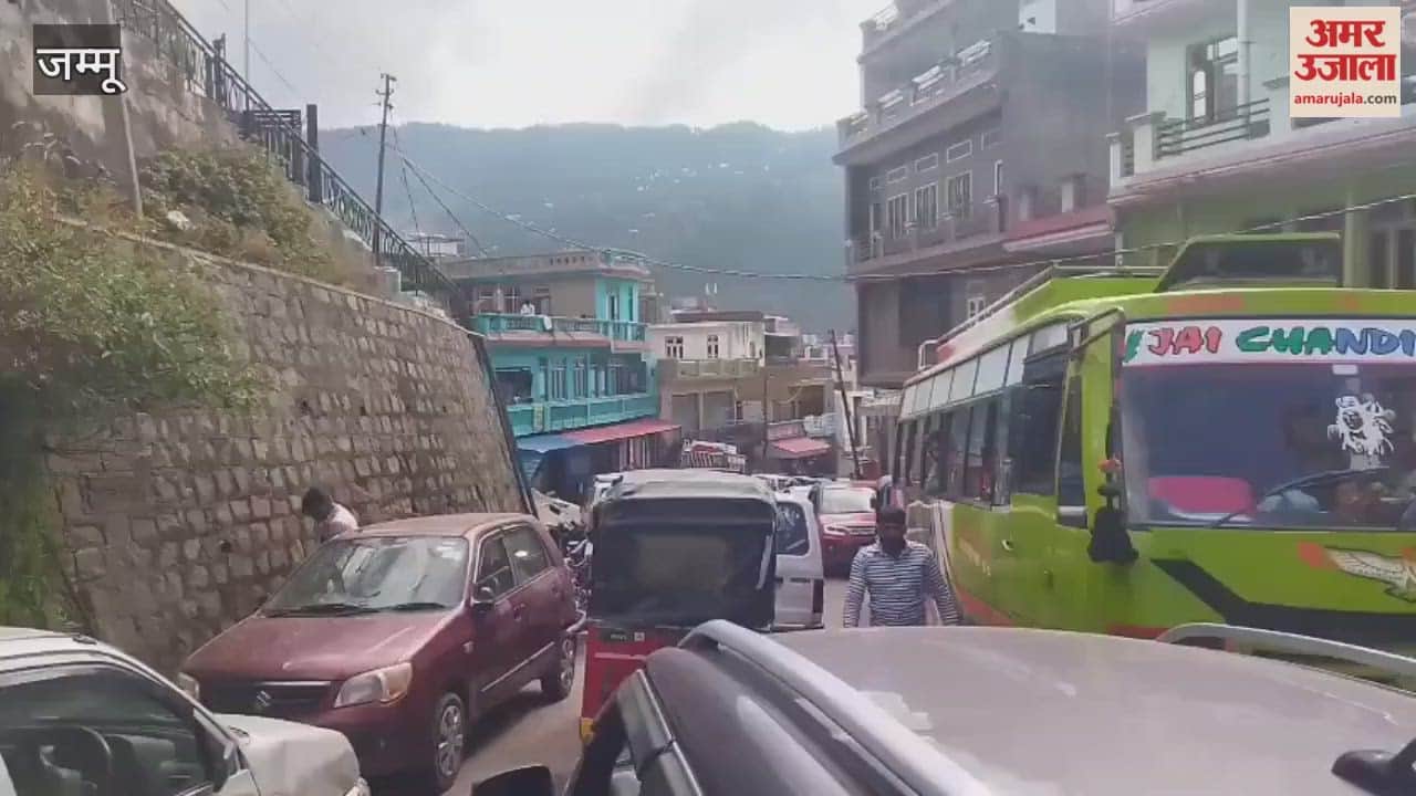 Chinani town grapples with festive crowds, traffic jams add to residents' woes