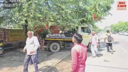 To prevent faults during Diwali in Bhiwani, the corporation started a tree cutting campaign.