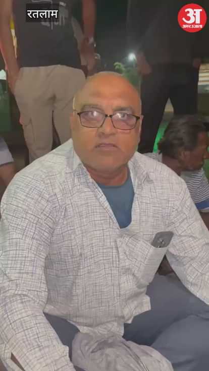 Ratlam News: Husband and wife riding a bike died in an accident on the Mhow-Neemuch highway.