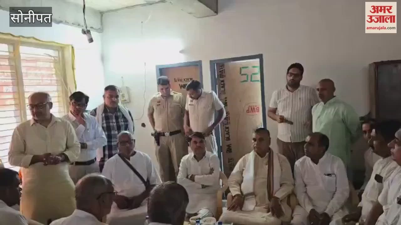 Congress MP Satpal Brahmachari said in Sonipat that law and order has collapsed in the state and criminals are running amok.