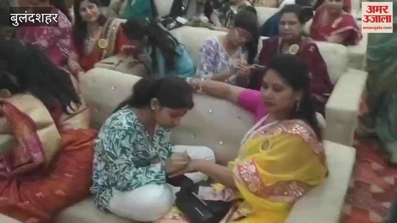 International Vaishya Mahasammelan organized Mehndi Competition and Carnival