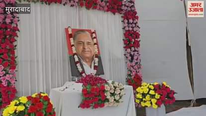 Samajwadi Party workers paid tribute to Mulayam Singh Yadav