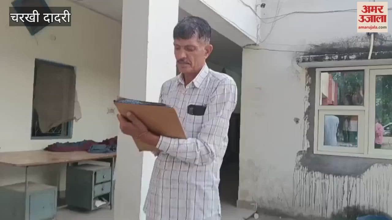 clerk at the counting branch in Dadri was arrested red-handed while accepting a bribe of Rs 4,000.