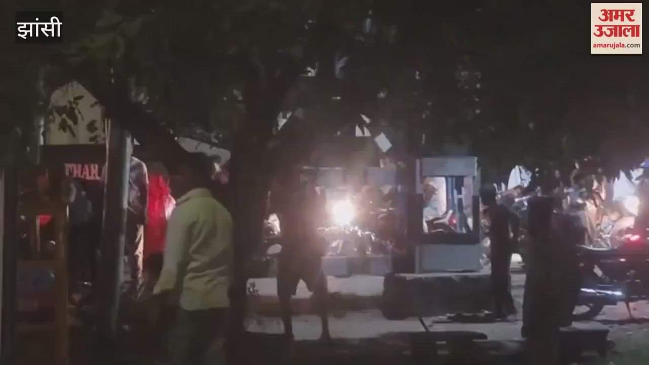 Video: Gateman beaten for not opening the railway gate