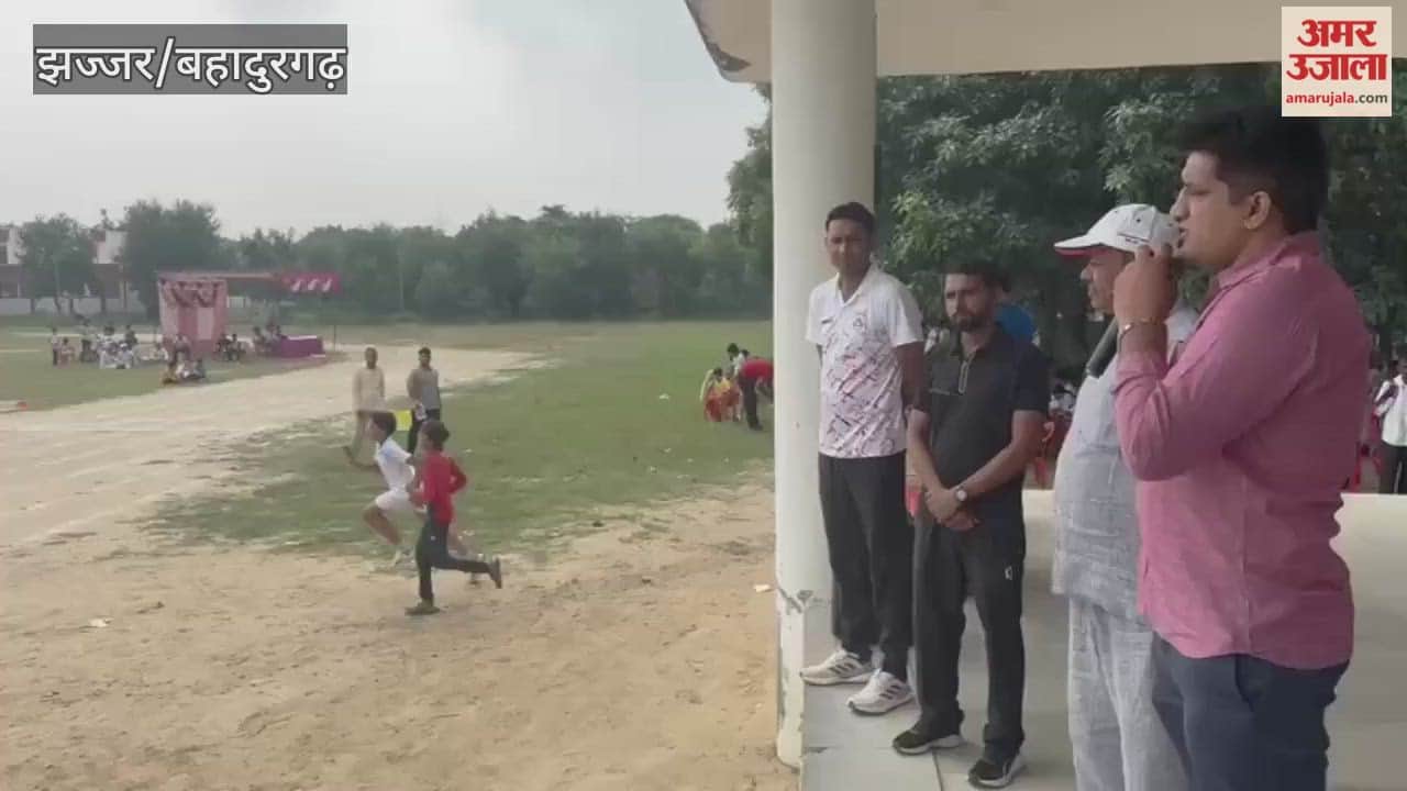 In Jhajjar, Krishna Kumar and Kavita were first in the 100 meter race in the 14 years age group.