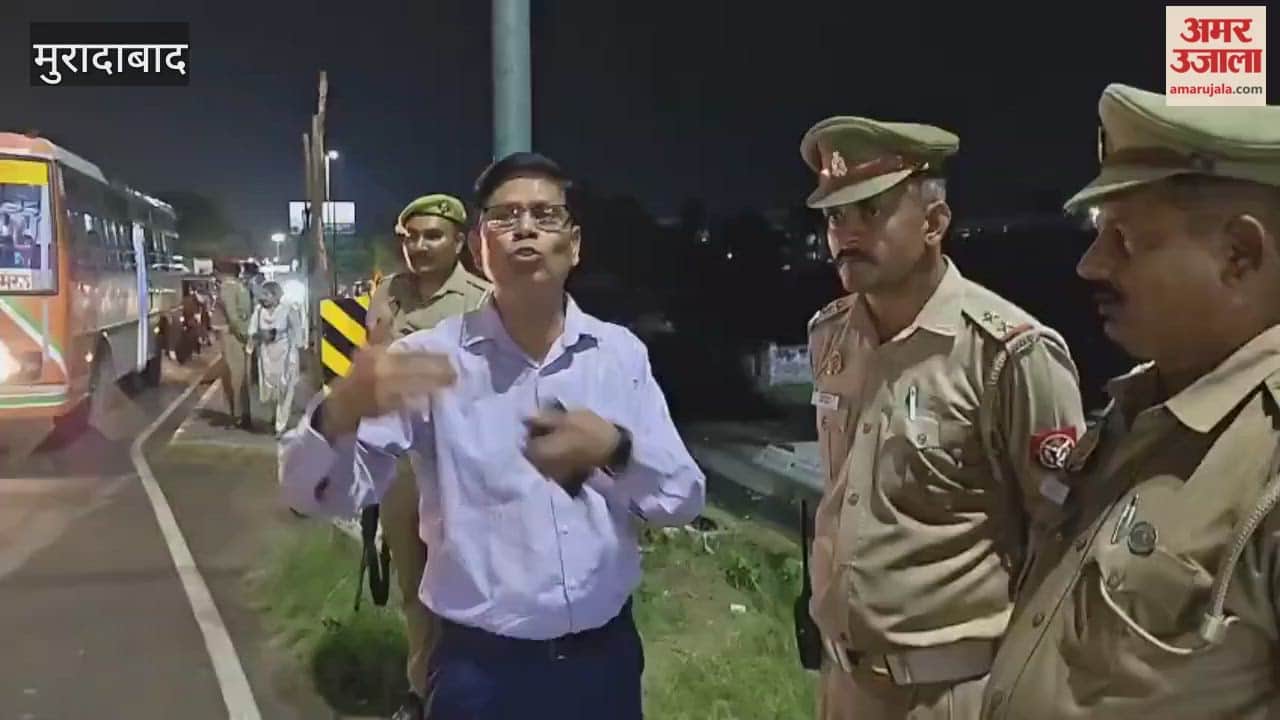 demolition of the Gagan bridge on Delhi Road caused a traffic jam; the SP Traffic arrived at the scene