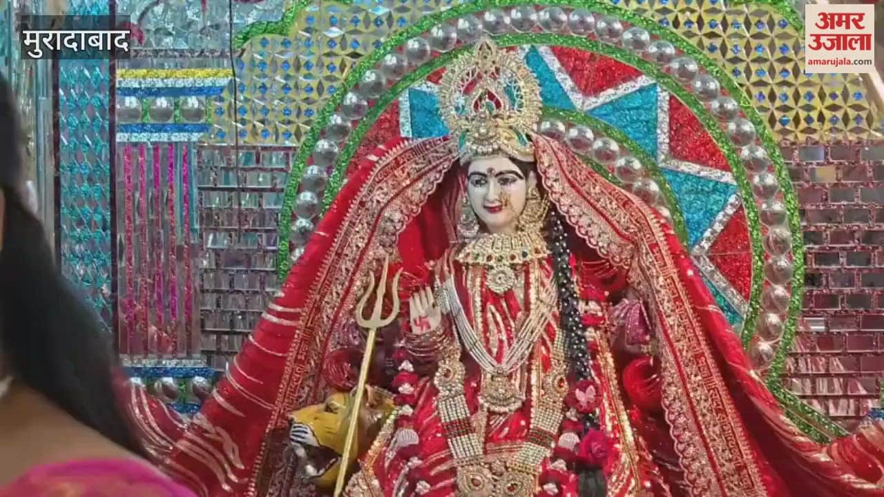 Women reached the temple in Moradabad to worship on Karva Chauth