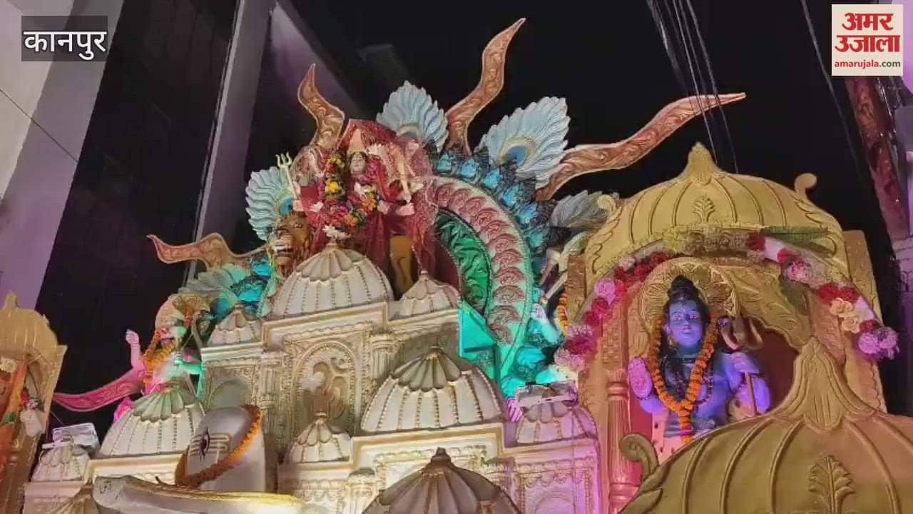 Devi Jagran organized, devotees mesmerized by Bhajan singers' songs