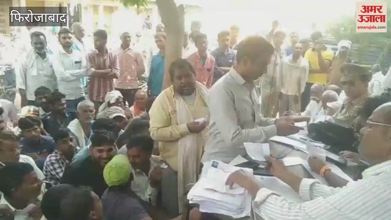 Farmers Gather Early for Fertilizer Distribution at Khairgarh Cooperative