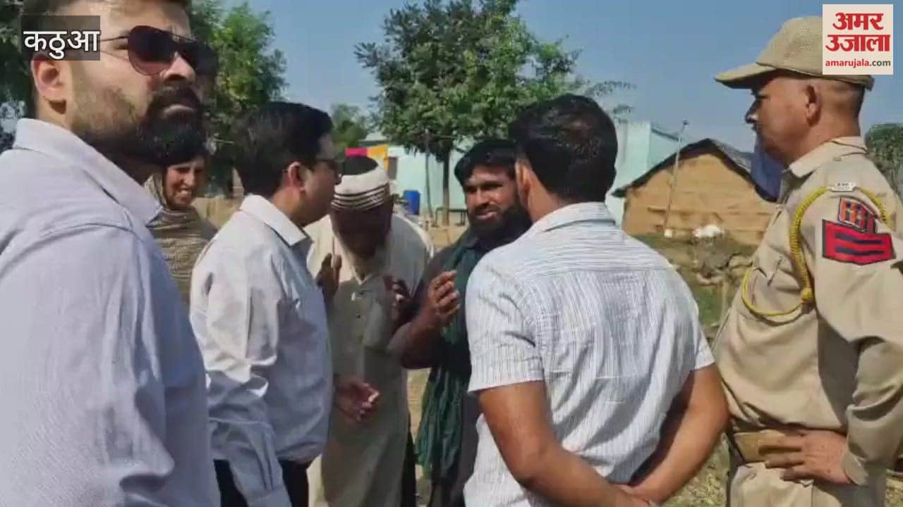 Major action by the administration in Kathua, the team that arrived to remove illegal encroachment demolished the construction.