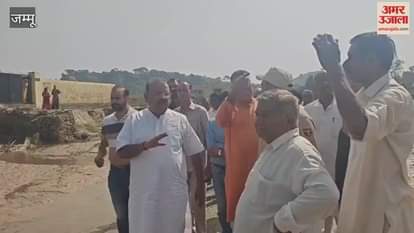 MLA Chandraprakash Ganga visited Quli village and inquired about the condition of flood victims.