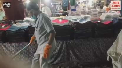 Srinagar Cleanliness brand ambassador Dr. BP Naithani is making people aware in the cooperative fair