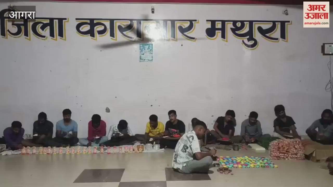 idol of Lakshmi-Ganesh and candles are being made by prisoner