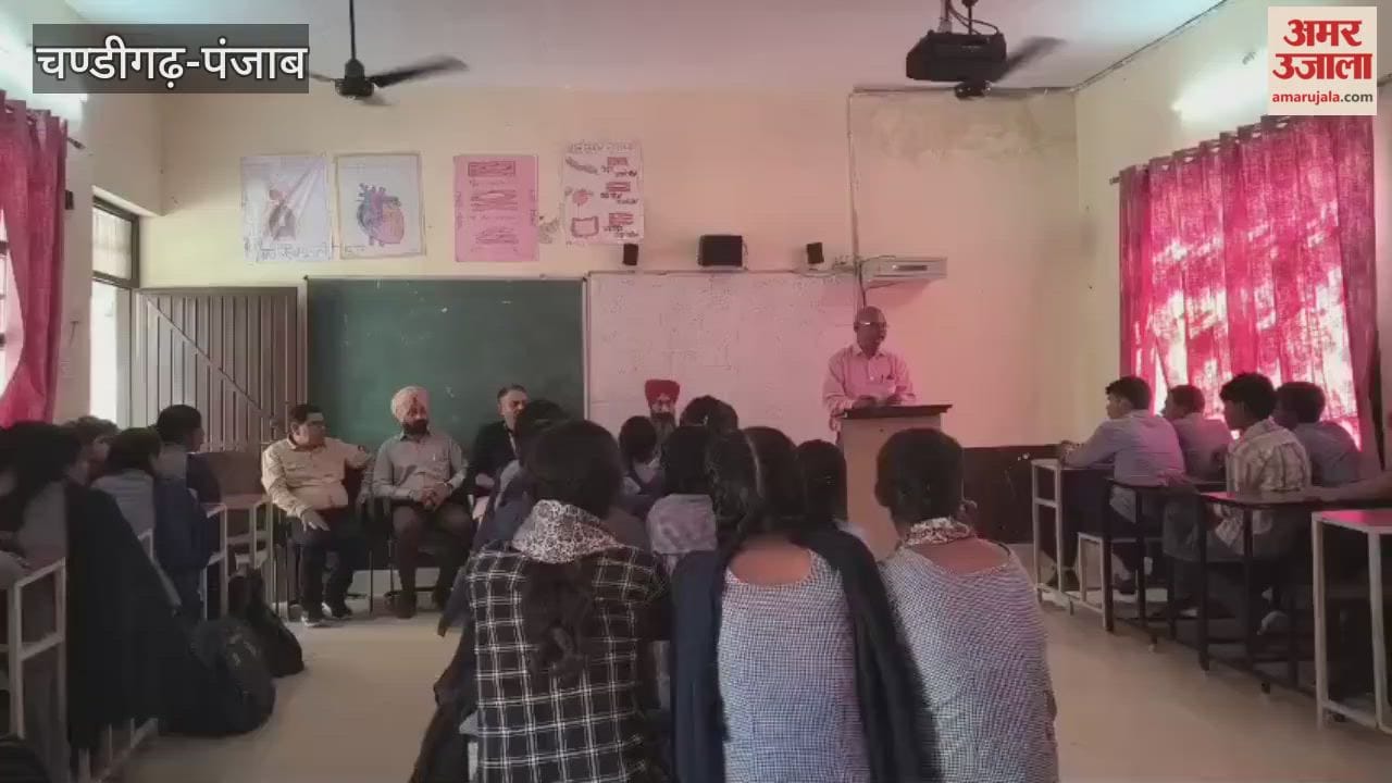 Anti-Corruption Foundation of India administered oath to school children in Ferozepur