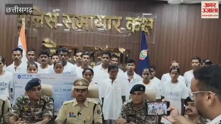 'लाल आतंक' का आत्मसमर्पण: गढ़चिरौली के बाद अब सुकमा में 27 नक्सलियों का सरेंडर, 50 लाख के इनामी शामिल