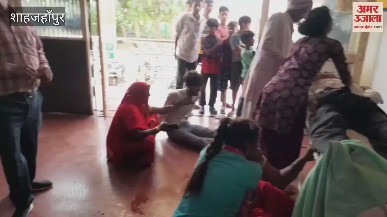 patient died during treatment at CHC Khutar in Shahjahanpur