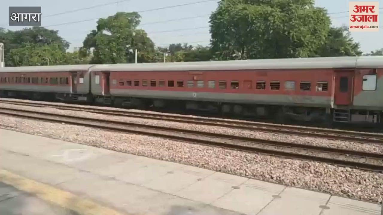 No attention is paid to passenger safety at railway station