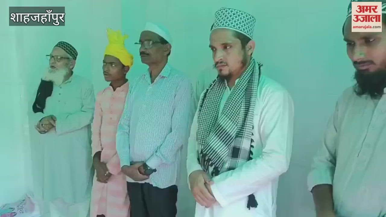 Pilgrims flock to the Urs of Maulana Riyasat Naqshbandi in Shahjahanpur