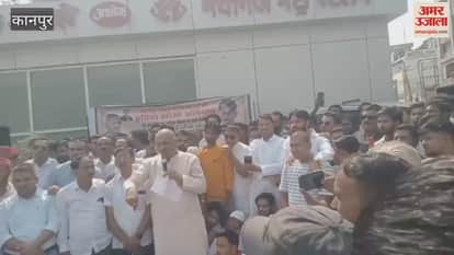 SP MLA Amitabh Bajpai staged a sit-in at Nayaganj Metro station