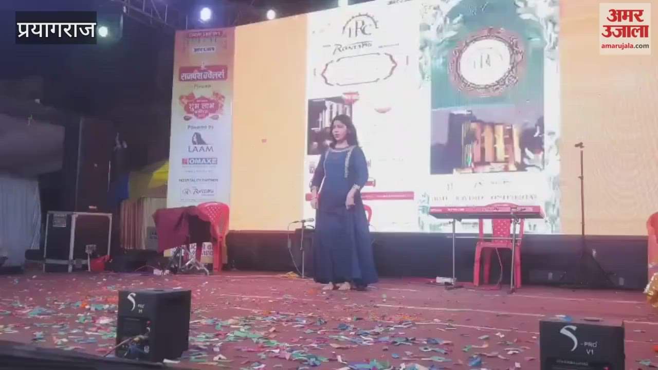 The performances of budding artists at the carnival captivated the audience, the evening was filled with songs and music.