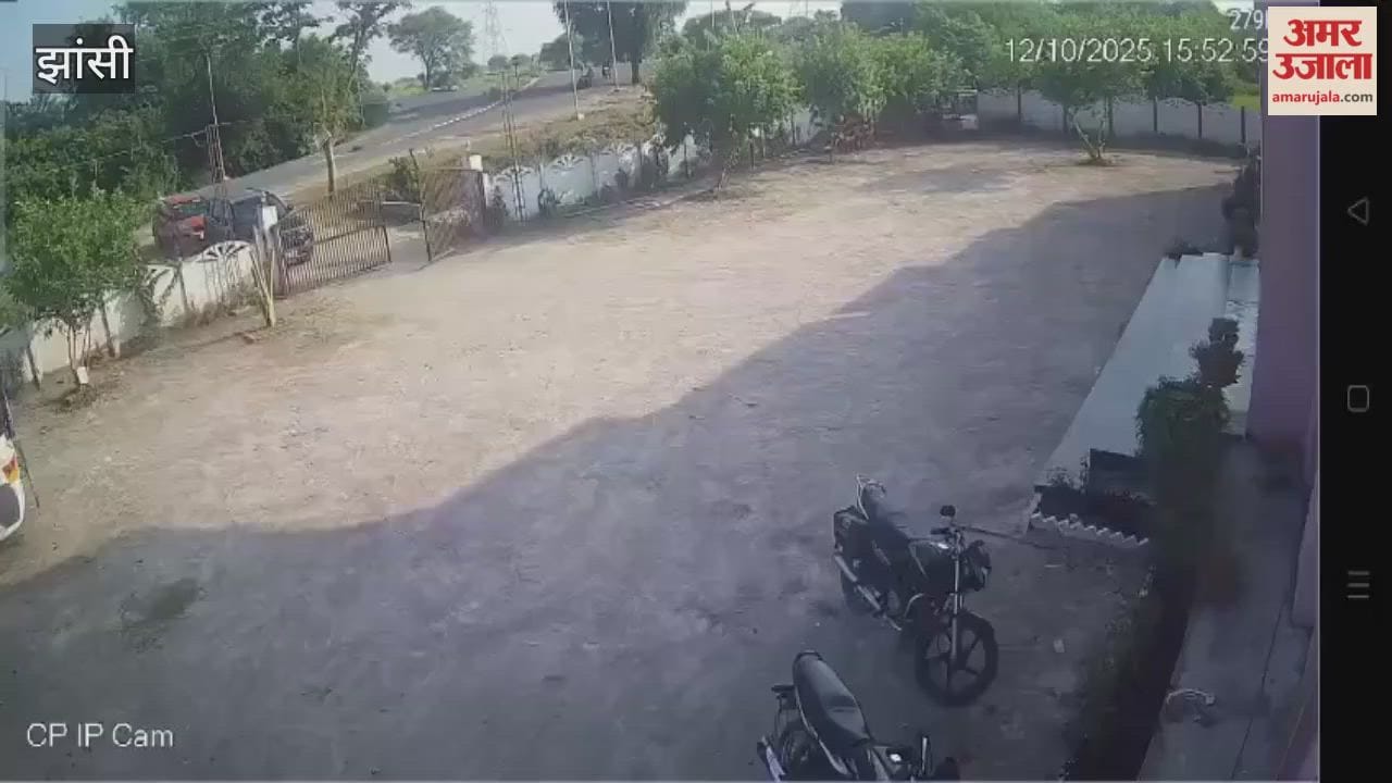 Video: A high-speed bike collided with a divider... the injured writhed on the road, passersby kept passing by.