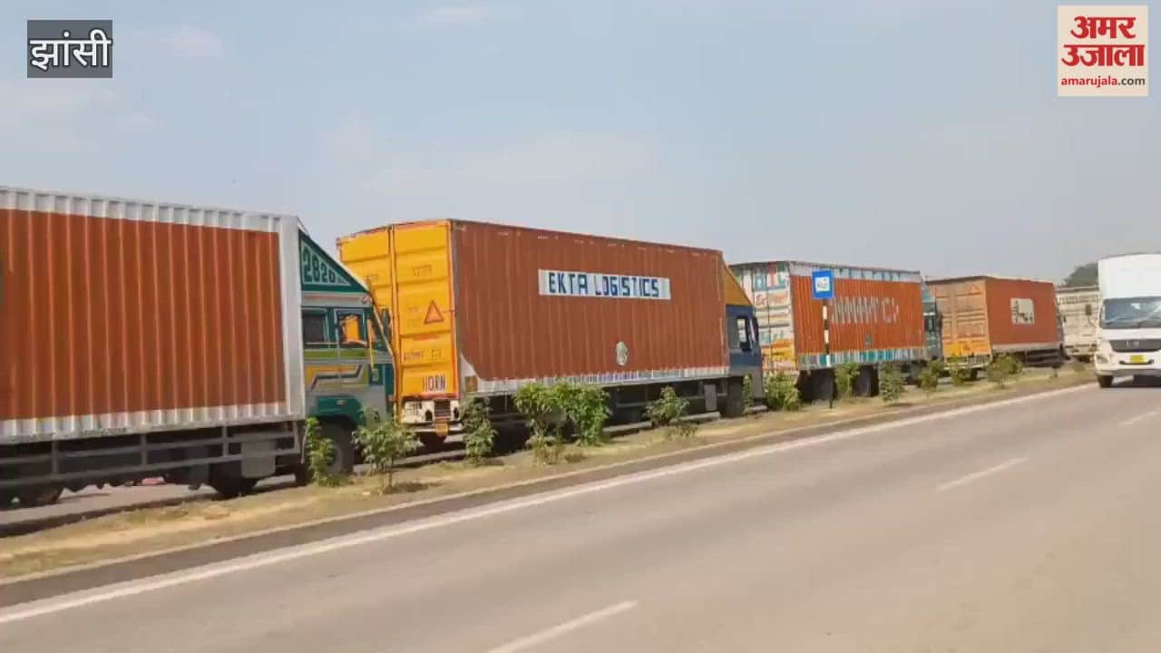 Video: Three kilometer long jam on Jhansi-Sagar highway