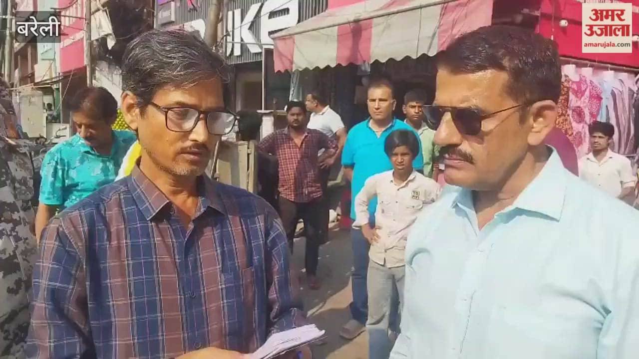 Municipal Corporation bulldozer run on encroachment in Bareilly