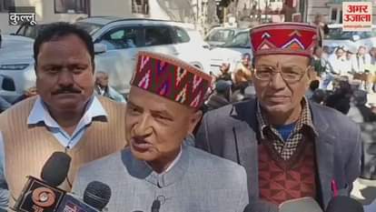 Kullu Pensioners take to the streets in Kullu over their demands