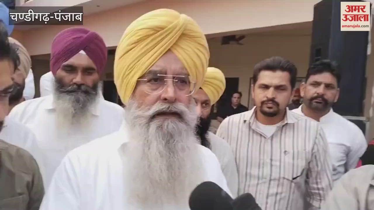 Minister Khudian distributed compensation cheques to 57 flood-affected farmers in Zira