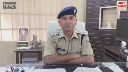 truck coming from Asharodi to Dehradun went out of control and broke the wall and entered a house