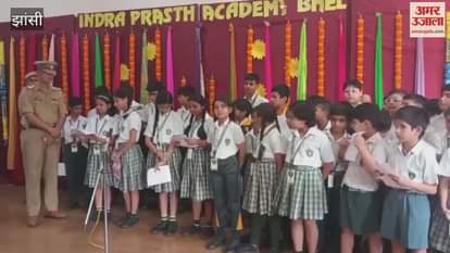 Video: This video of little kids with Jhansi police is going viral.