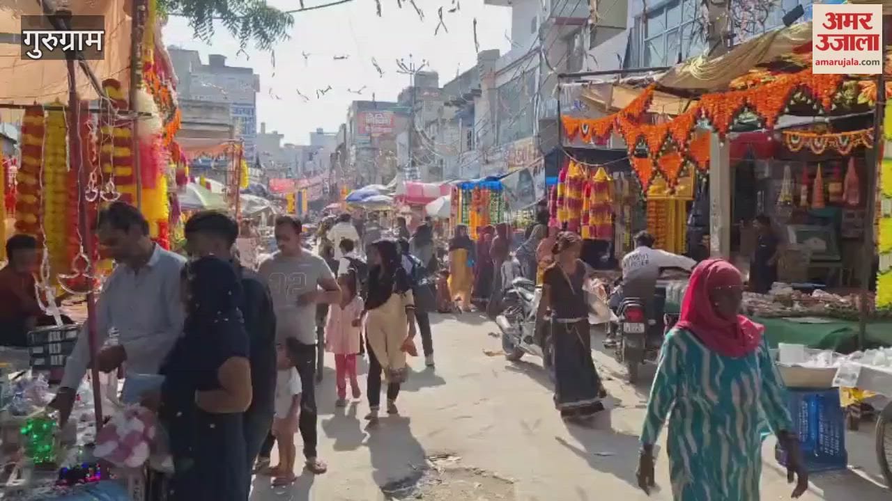 crowd in pataudi markets regarding diwali festival