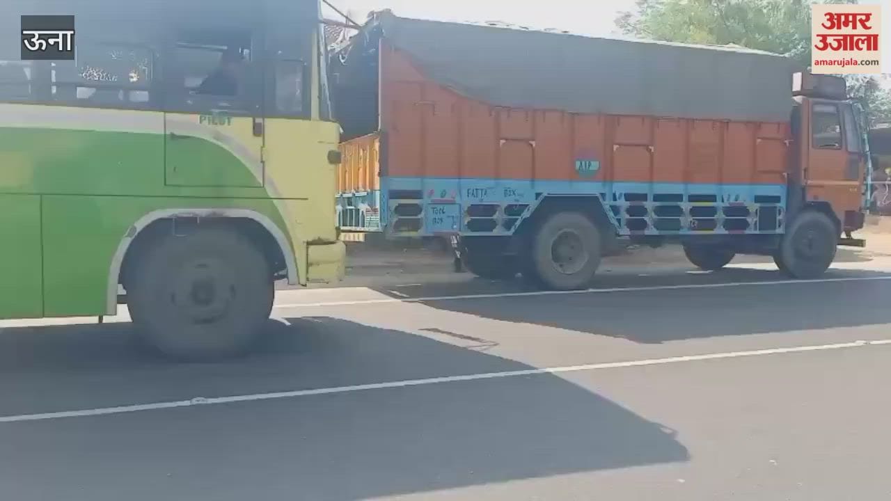 Una Rain shelter in Baduhi market becomes a showpiece buses stop in the middle of the road