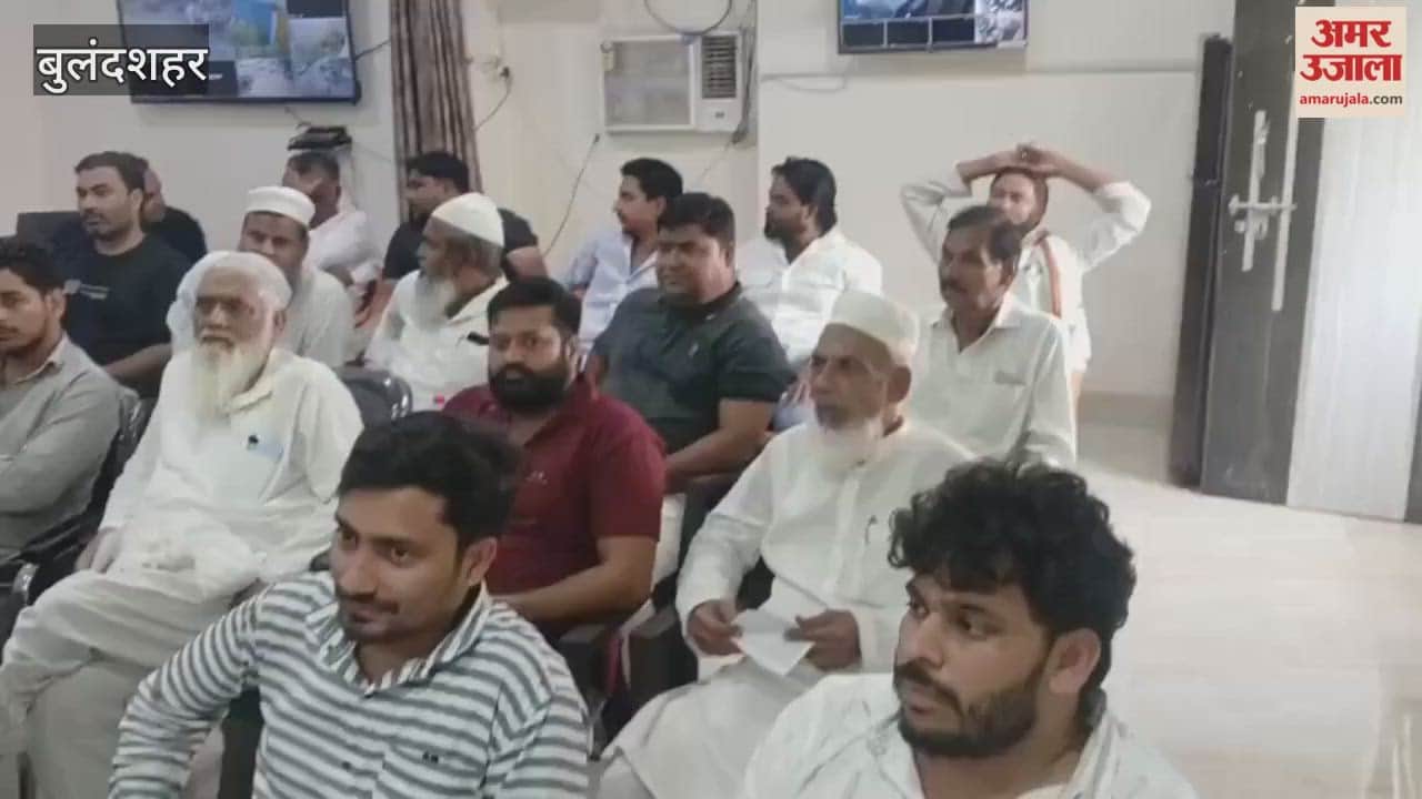 Auction of seized vehicles held at Bulandshahr city police station