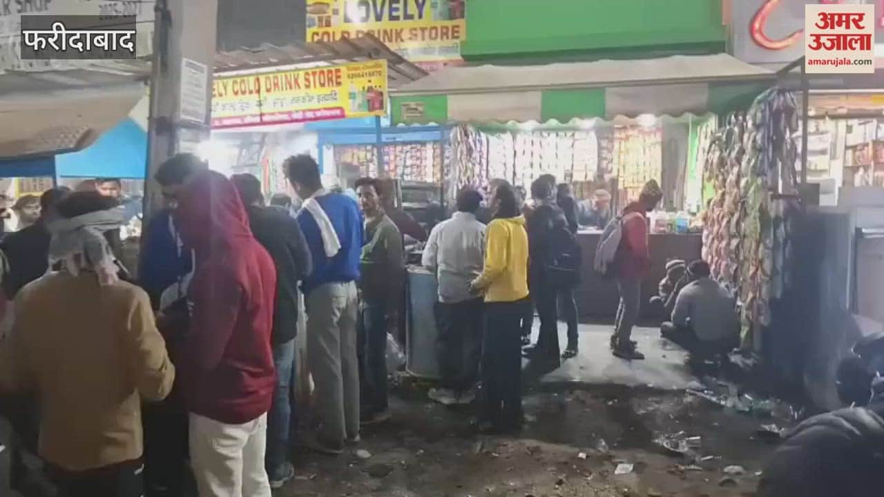 Open drinking of alcohol at Kheri bridge in Greater Faridabad