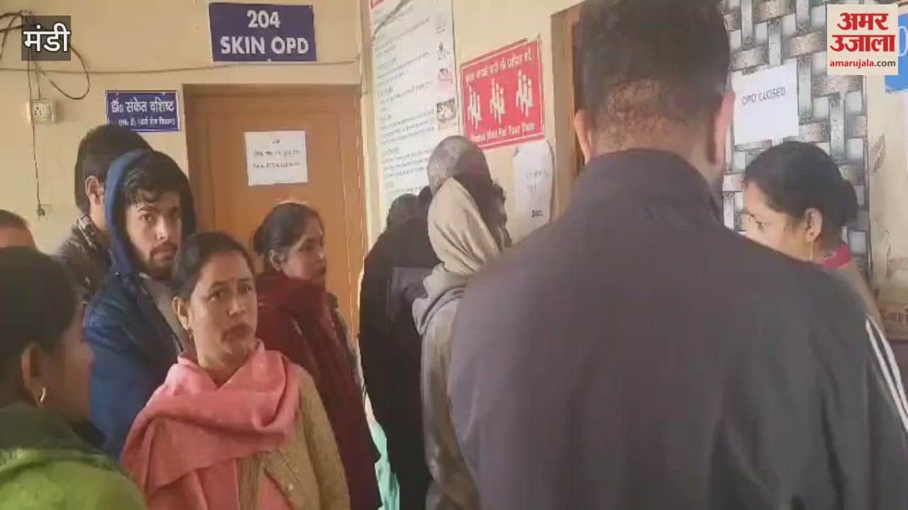 Mandi huge influx of tourists on Kullu-Manali road on the occasion of the New Year police presence increased to manage traffic