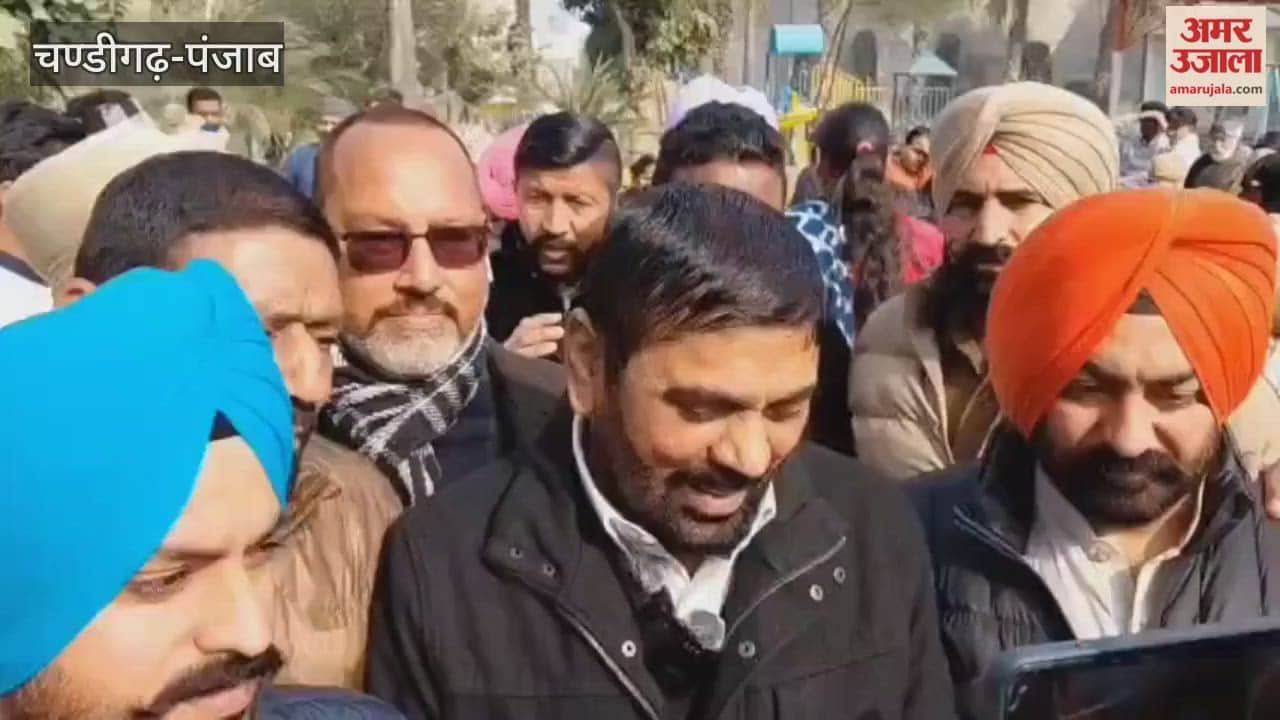 In Zira, the MLA distributed certificates to more than 100 families under Pradhan Mantri Awas Yojana