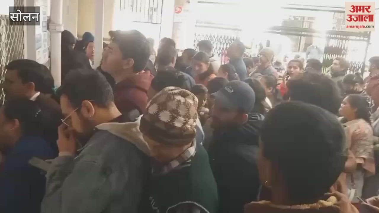 Solan A large crowd of patients gathered at the regional hospital in Solan to receive treatment