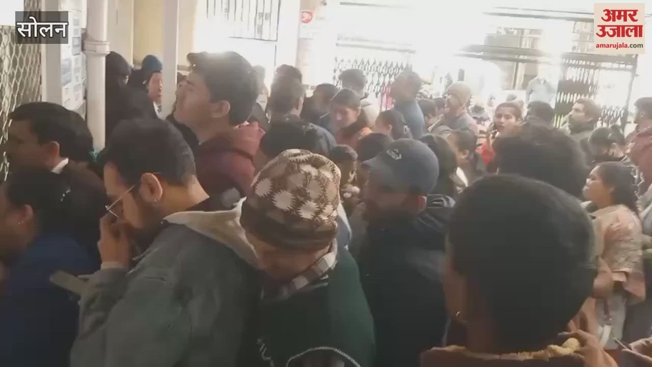 Solan A large crowd of patients gathered at the regional hospital in Solan to receive treatment