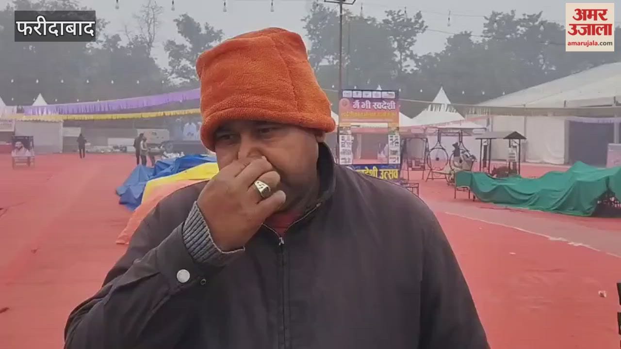 Pottery items are proving very popular among visitors Saras Fair in Faridabad