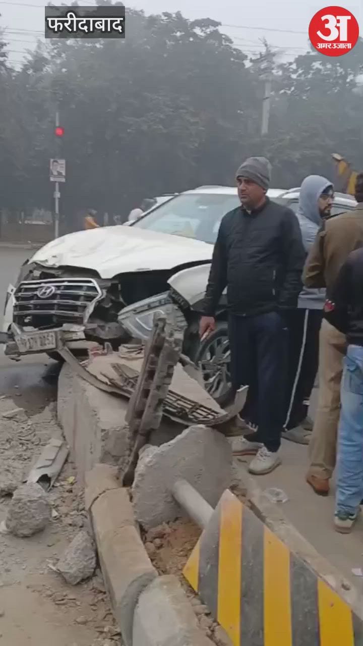 फरीदाबाद के सेक्टर 15 में दो गाड़ियों में जोरदार टक्कर